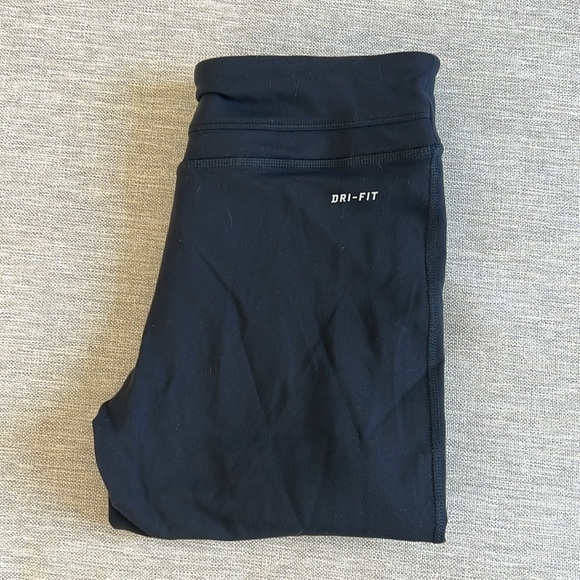 NIKE | medium - Picture 3 of 3